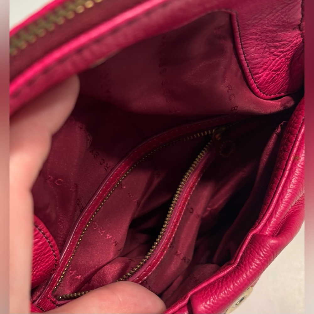 MARC BY MARC JACOBS Vibrant Pink Leather Crossbody Bag - Picture 3 of 6